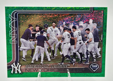 2025 Topps Series 1 TEAM CARD NEW YORK YANKEES #'d 03/99 GREEN HOLOFOIL #123