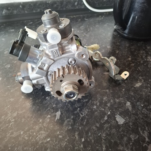 DISCOVERY 4 & RANGE ROVER SPORT 3.0 TDV6 FUEL INJECTION PUMP BOSCH - LR078840 - Picture 2 of 2