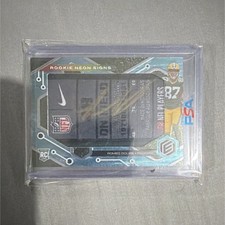 Panini 2022 Elements Football Romeo Doubs Rookie Neon Signs RNS-RD Packers 5/5