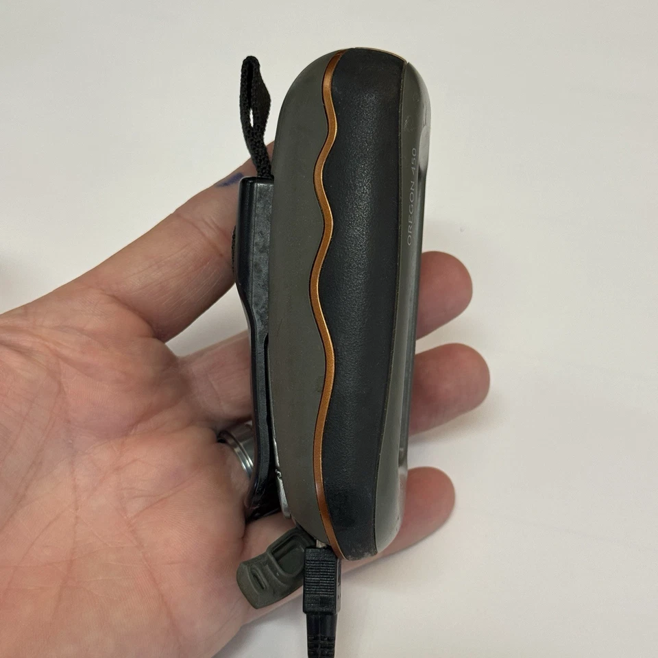 GARMIN Oregon 450t handheld GPS Color Touchscreen navigation device - Working - Image 4 of 4