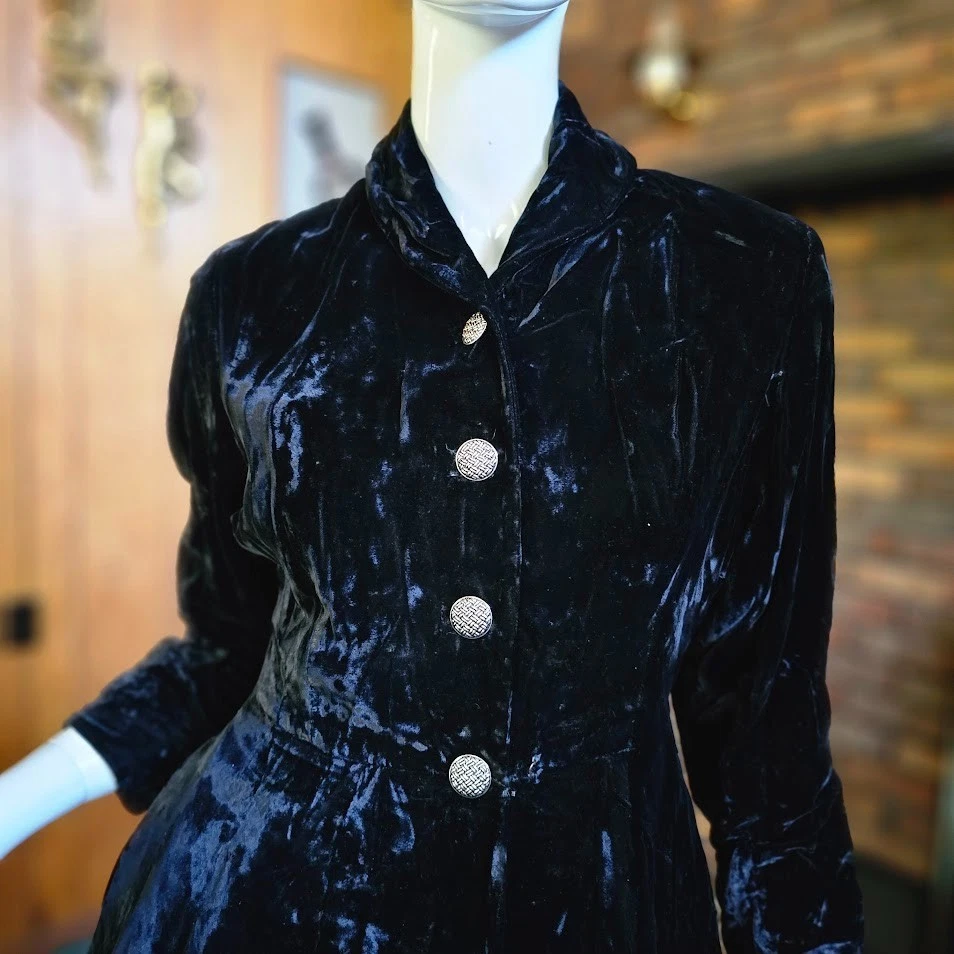 Vtg 40s Little Gothic Riding Hood Black Velvet Princess Dress Opera Coat XS/S - Image 3 of 4