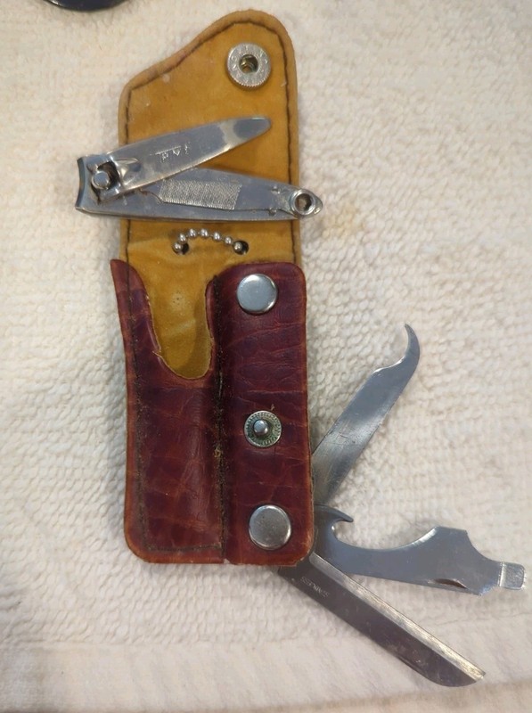 VINTAGE RANGER KEYCHAIN POCKET KNIFE AND NAIL CLIPPER SET, LEATHER