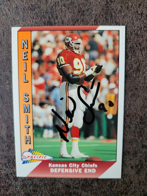 1991 Pacific Football Neil Smith #220 - Kansas City Chiefs - AUTOGRAPHED!