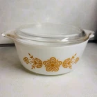 Vintage PYREX Butterfly Gold 472,  1.5  Pint Casserole Dish with Pyrex Lid