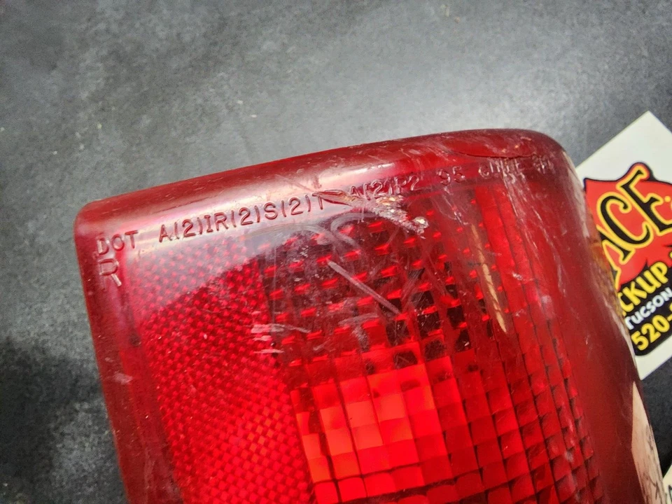 95-05 Chevy S10 Blazer Jimmy 96-01 Bravada OEM Right Passenger Tail Light Lamp Foto 2 de 4