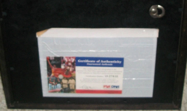 BEAUTIFUL STAN THE MAN MUSIAL AUTOGRAPH PSA/DNA, #D 5 OF 10 MATTED CUSTOM FRAMED - Image 2 of 3