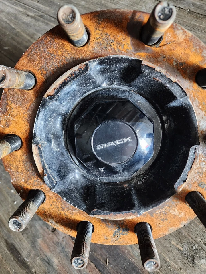 2019 Mack Anthem Front RH Hub Assembly - Image 3 of 4