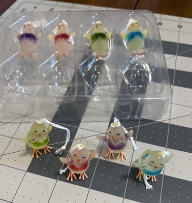 Vintage   Miniature Resin Easter Chicks Dept. 56 Nos 8