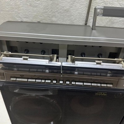 SHARP THE SEARCHER-W GF-909 Large Double Boombox Stereo Tape