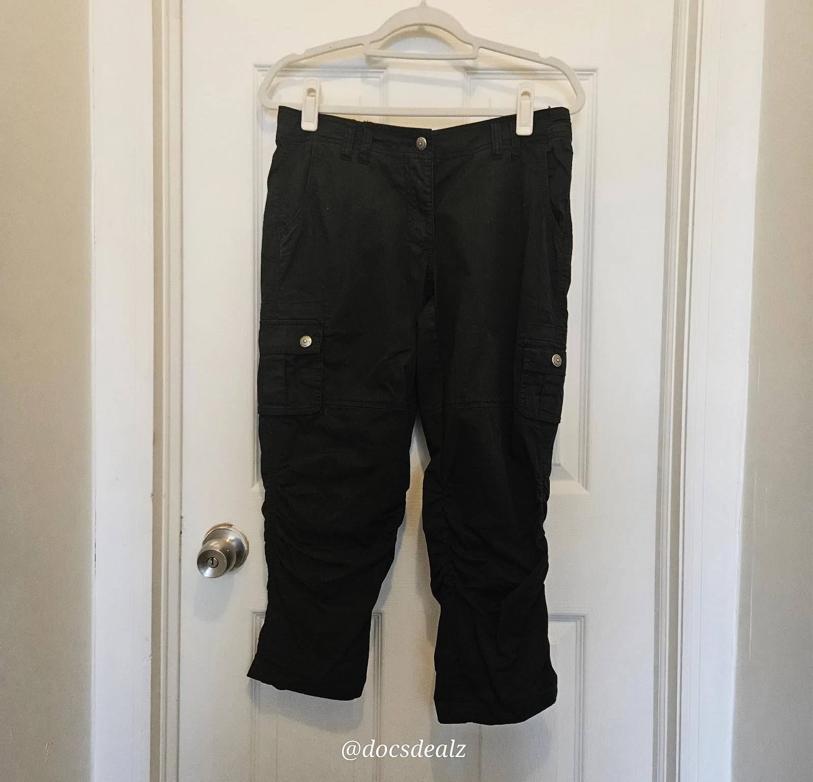 White House Black Market Capris Cargo Pockets Black Women's Size 8