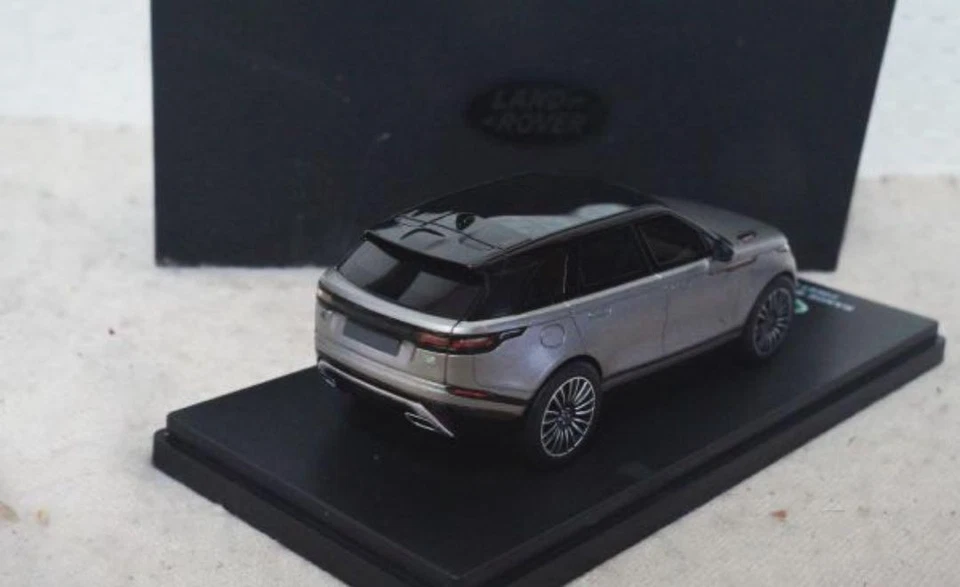 Land Rover 1/43 Range Rover Velar prima edizione grigio concessionario esclus... - Immagine 2 di 4
