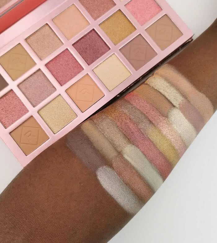 MAKEUP REVOLTION LONDON MEGA LIDSCHATTEN FARBPALETTE LEUCHTENDE & MATTE FARBEN - Bild 4 von 4