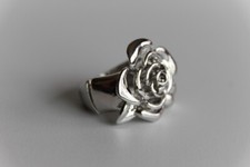 Exklusiver Ring Modeschmuck flexibel silber rhodoniert Elastisch Rose