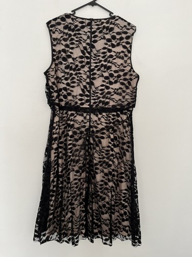Phase Eight Lucinda Lace Dress Size 16 NWT. - Picture 6 of 6