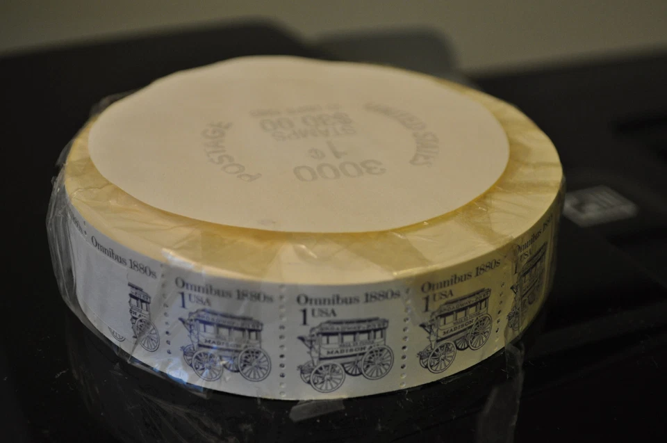 UNOPENED Full Coil of 3000 of UNTAGGED, Dull Gum 1c Omnibus Scott #2225b, Pl 2 - Image 2 of 4