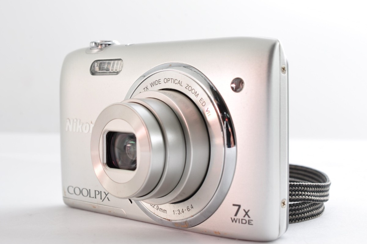 Nikon Coolpix S3500 Silver 20MP Digital Camera [Exc+5/C