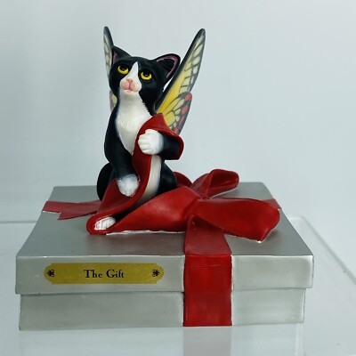 Mewingham Manor ''The Gift'' Laura H Von Stetina Figurine Greenwich Workshop