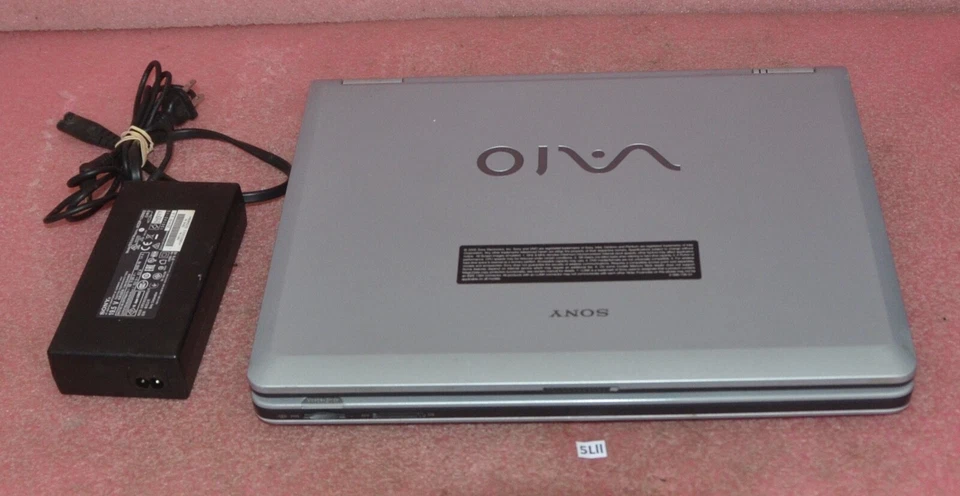 Portátil Sony PCG-K45 Vaio de colección_CPU Pentium 4 @ 3,20 GHz_448 MB RAM_80 GB HDD. Foto 4 de 4