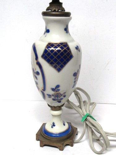 Boudoir Lampe französisches Porzellan Künstler signiert blau weiß gold Vintage handbemalt - Bild 5 von 11