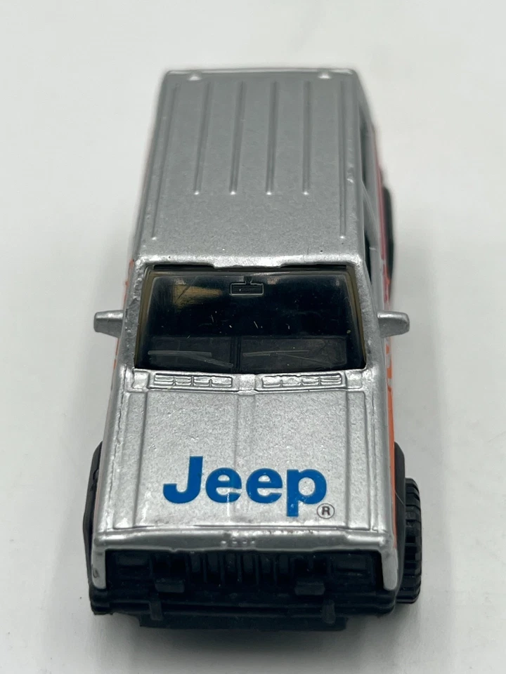 Matchbox MB27 Jeep Cherokee Sport Silver 1:64 Diecast 4x4 SUV de colección nuevo con caja Foto 4 de 4