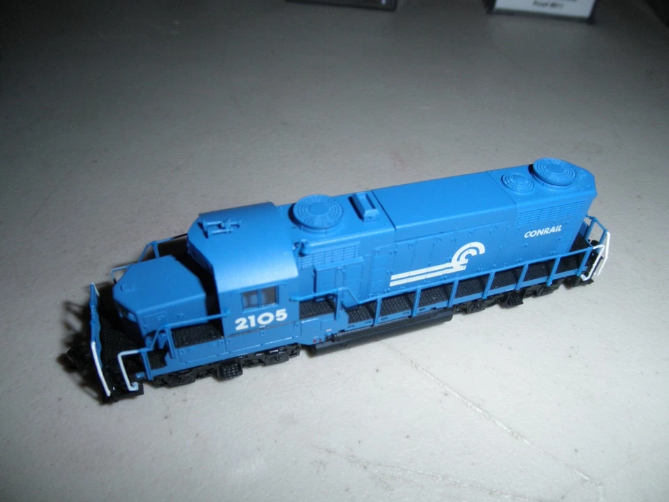 Conrail   - GP20  w/ DCC & sound - Image 4 of 4