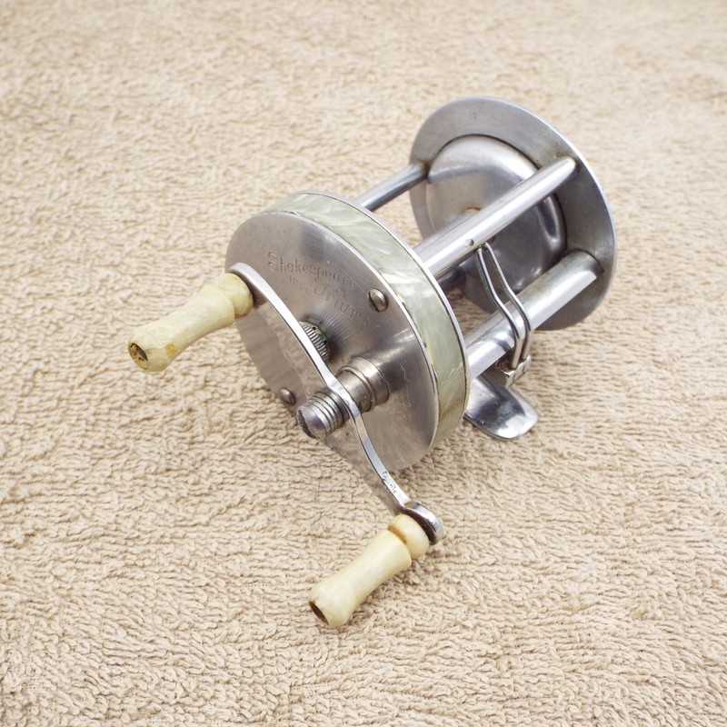 SHAKESPEARE 1958 TRIUMPH MODEL FK Vintage fishing reel