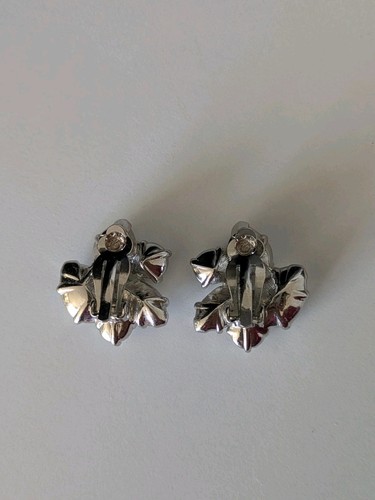 Vintage Swarovski Crystal Rhinestone Clip On Earrings - Picture 5 of 7