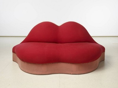 Salvador Dali Mae West Lips Sofa surrealistisches Design rote Lippen ikonische Möbelkunst