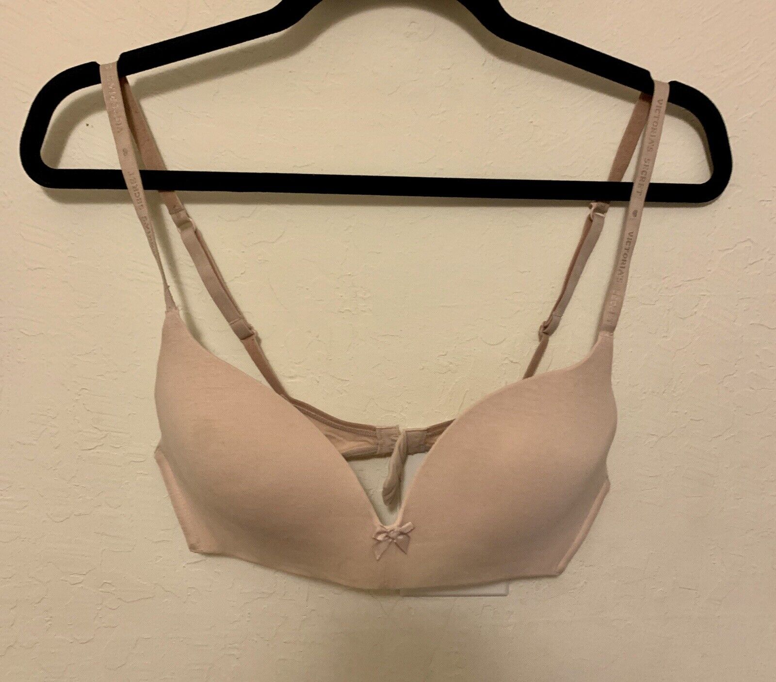 Victoria Secret 34C body by Victoria padded push up plunge bra NWOT