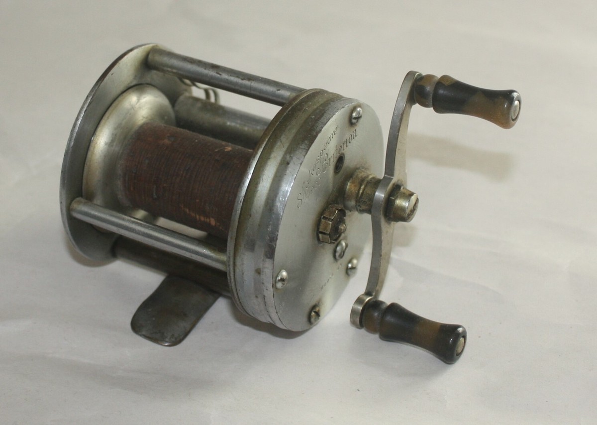 シェイクスピア クリテリオン 1960 Shakespeare Vintage Shakespeare Criterion No. 1960 Fishing Reel In