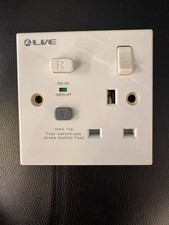 RCD SINGLE 1GANG SOCKET 13AMP 30MA TRIP TYPE A RATED LATCHING