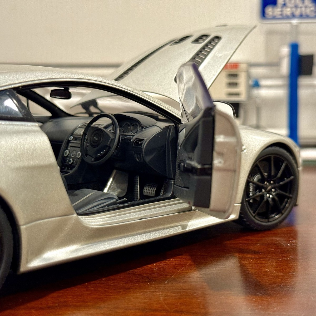 AUTOart Aston Martin V12 Vantage S Silver 1/18 Scale Diecast Model
