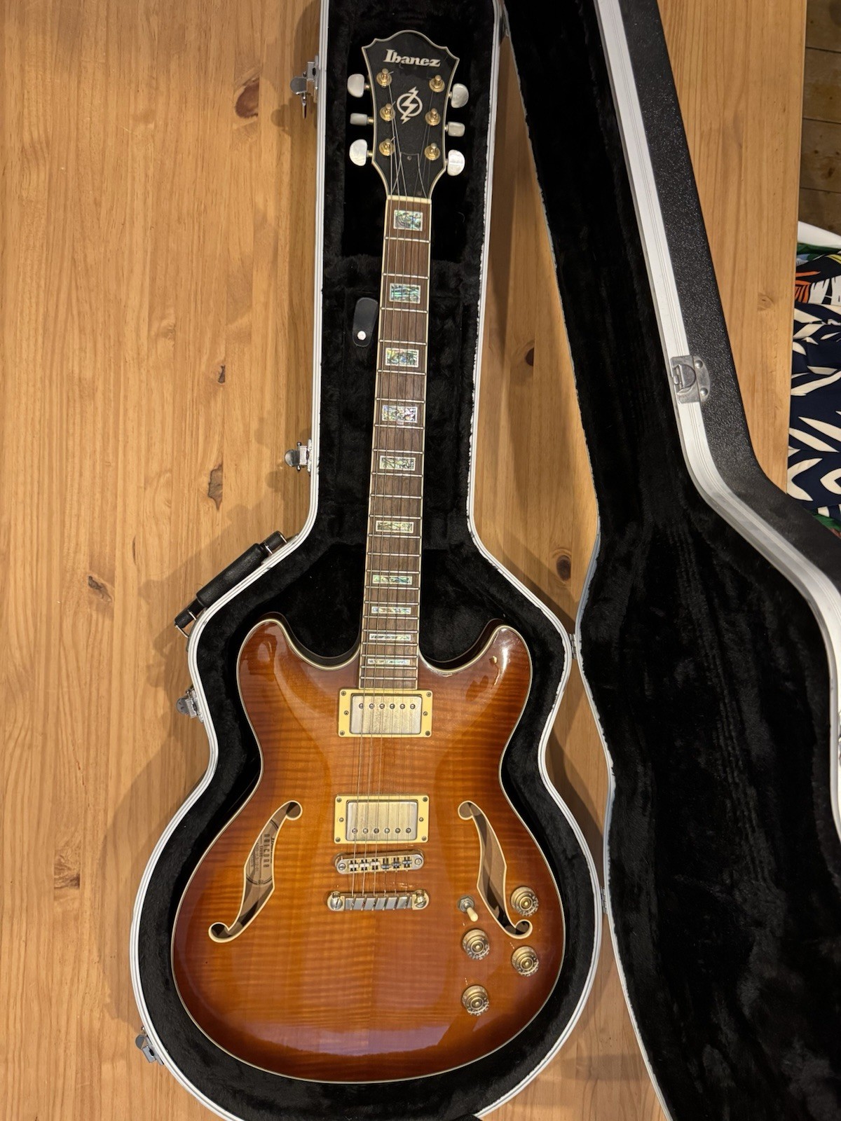 Ibanez Artcore AS93-VLS-12-01