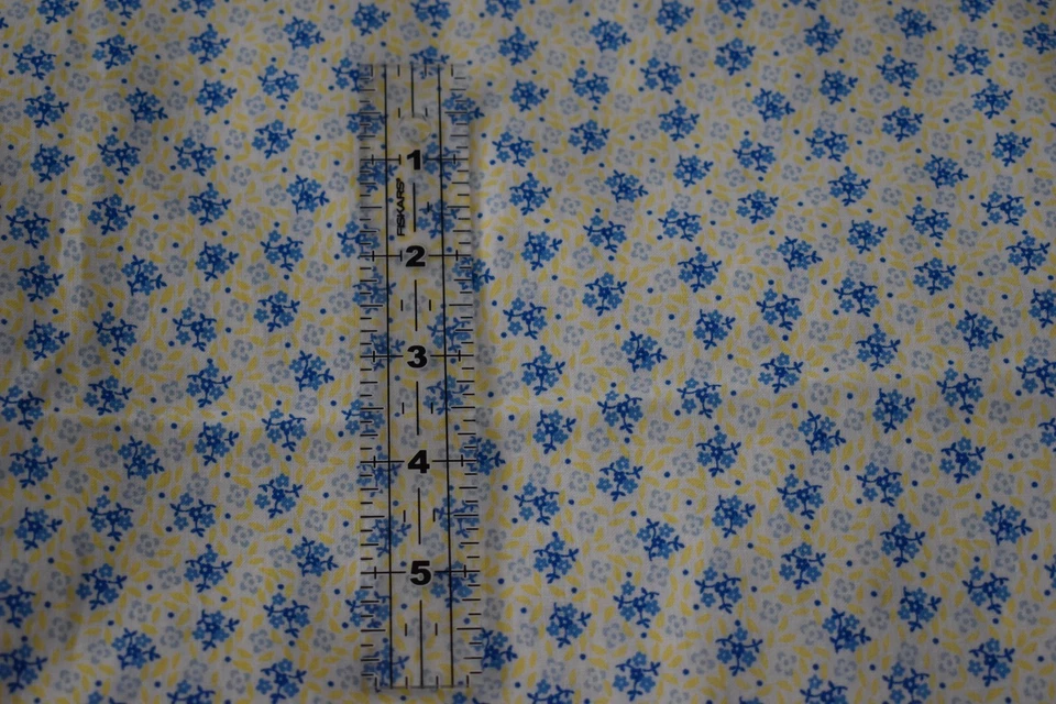 Tela 100% algodón tradiciones 3 yardas DE COLECCIÓN DELICADO DIMINUTO FLORAL calicó AZUL AMARILLO Foto 3 de 3