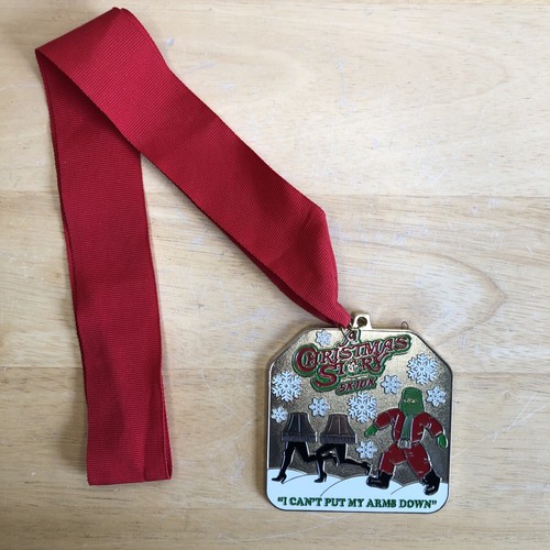 Christmas Story 5K-10K Race Medal RANDY I Can't Put My Arms Down 2016 - 第 1/5 張圖片