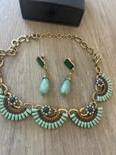 Aria v Necklace And Earring Set 