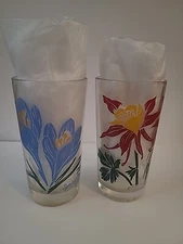 Set Of 2 Boscul 8 oz Swanky Swig Peanut Butter Glass Spring Crocus Columbine 