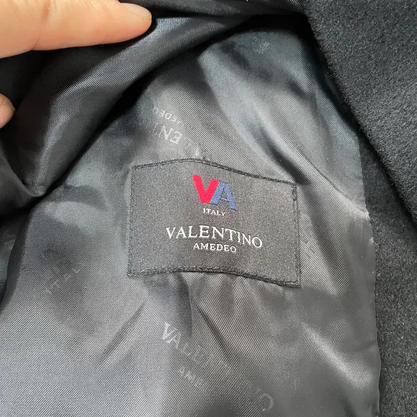Valentino Cashmere Coat Jacket - Size 100 L - Gently Used thumbnail 7