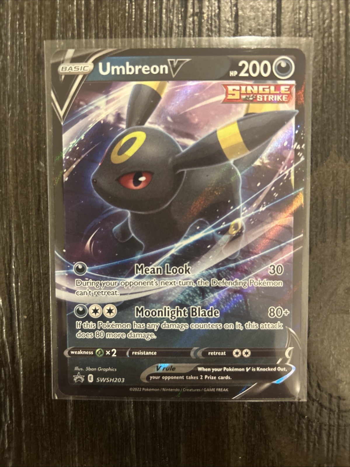 Pokémon TCG Umbreon v SWSH203 Black Star Promo Single Strike Stamped