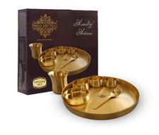 Ensemble De 7 Pcs De Vaisselle En Laiton À Finition Mate Dorée Pour Le Dîner