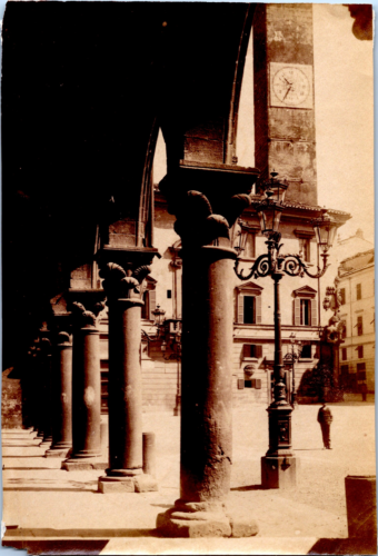 Italie, Viterbo, tour de l'horloge, Torre Monaldeschi et Piazza del Plebisc - Afbeelding 1 van 2