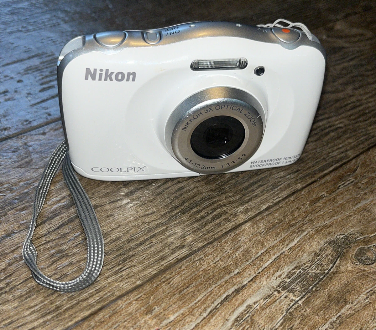 Nikon COOLPIX S33 13.2MP Digital Camera - White Waterproof- Shockproof  Tested