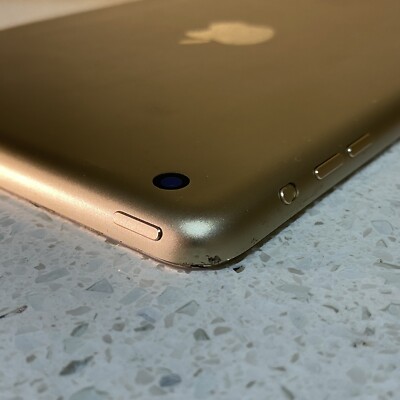 お値下げ中❗️iPad mini ゴールド Apple iPad mini 3 A1599 - 64 GB, 7.9in - Gold Faulty Display /DO