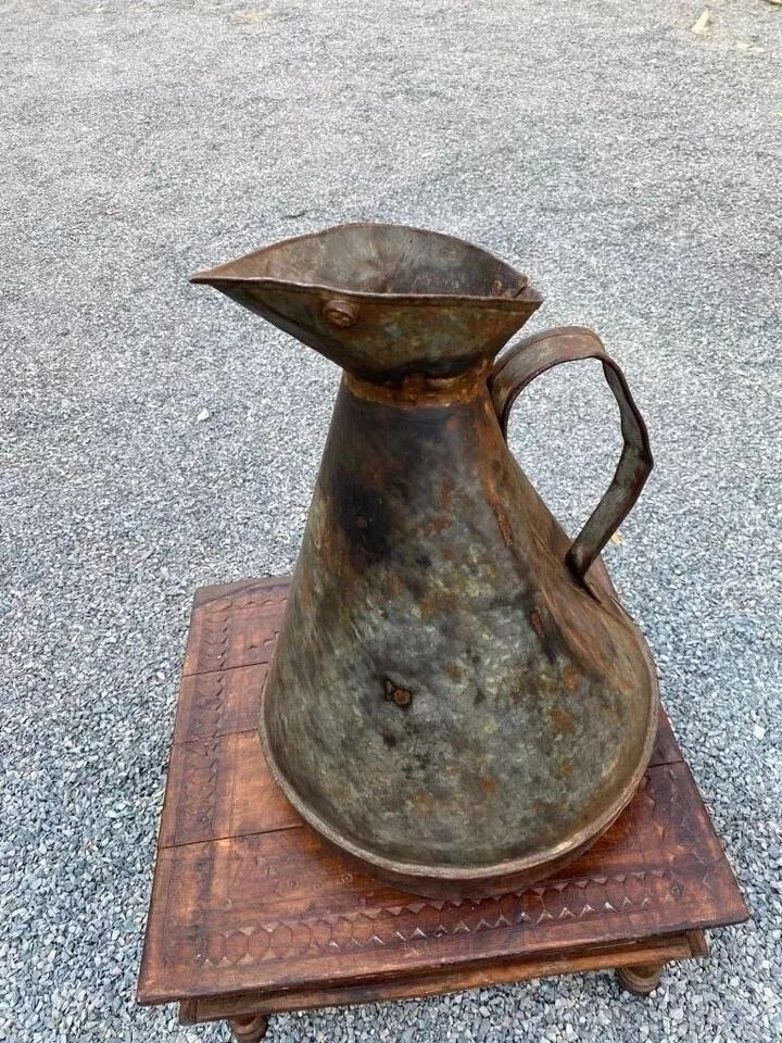 Antiguo despensador de frasco de aceite original de hierro forjado a mano hermosa forma Foto 4 de 4