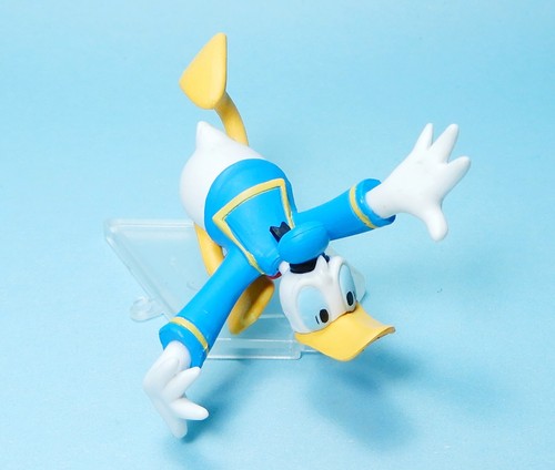 Takara Tomy ARTS Disney Mickey & Friends Rush Life Run Donald Duck Figure new - Picture 2 of 4