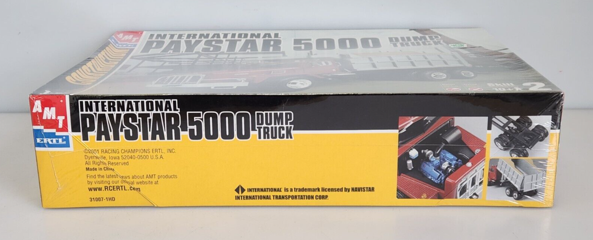 AMT ERTL International Paystar 5000 Dump Truck 1/25 Model Kit