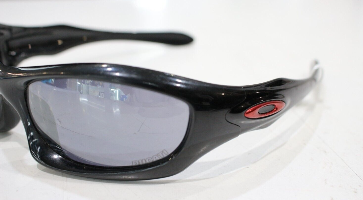 oakley monster dog ducati