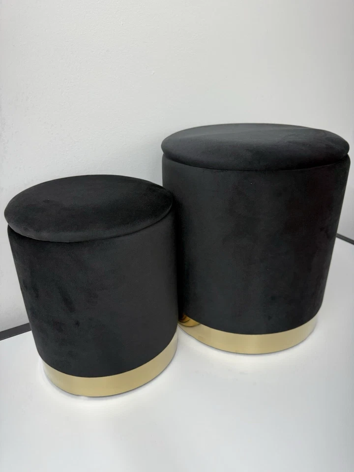 Set 2 Pouf Contenitore Velluto Nero Sgabello Poggiapiedi Con Anello Dorato - Immagine 4 di 4
