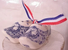 Delfts Blauw Handpainted Miniature wall Porcelain mini Shoes clogs Windmill Art