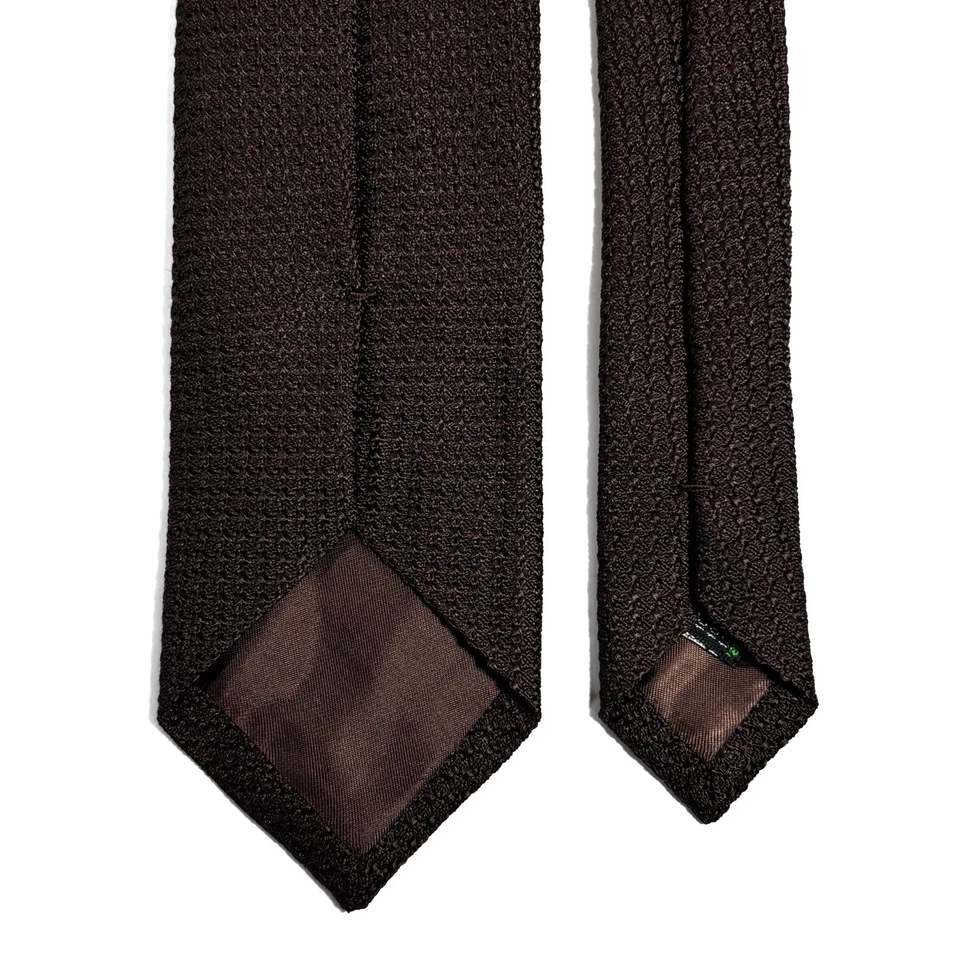 Gravata granadina de seda marrom escura (Garza Grossa) feita à mão na Itália - Imagem 4 de 4